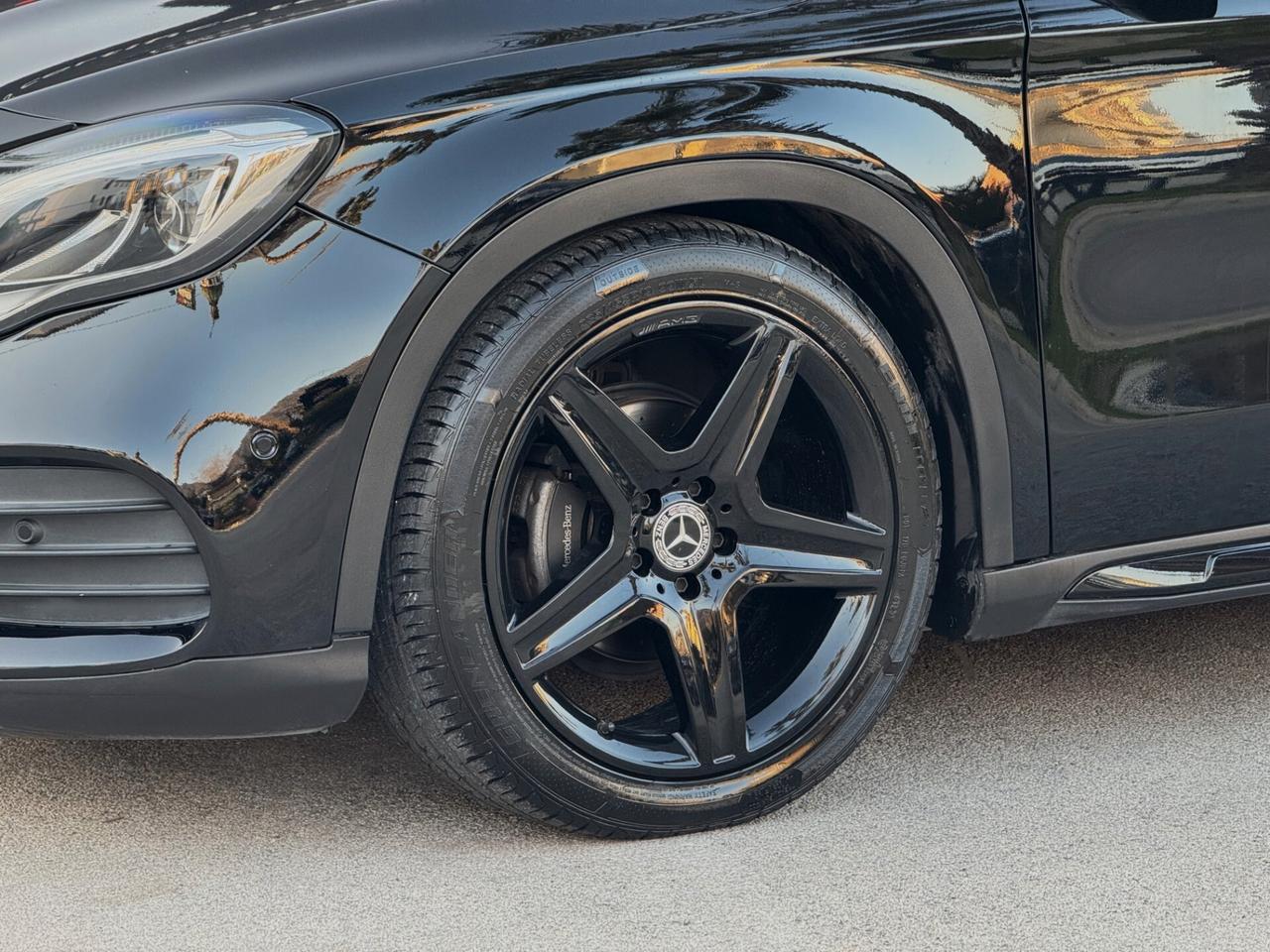Mercedes-Benz GLA 200 d Premium AMG TETTO CAM