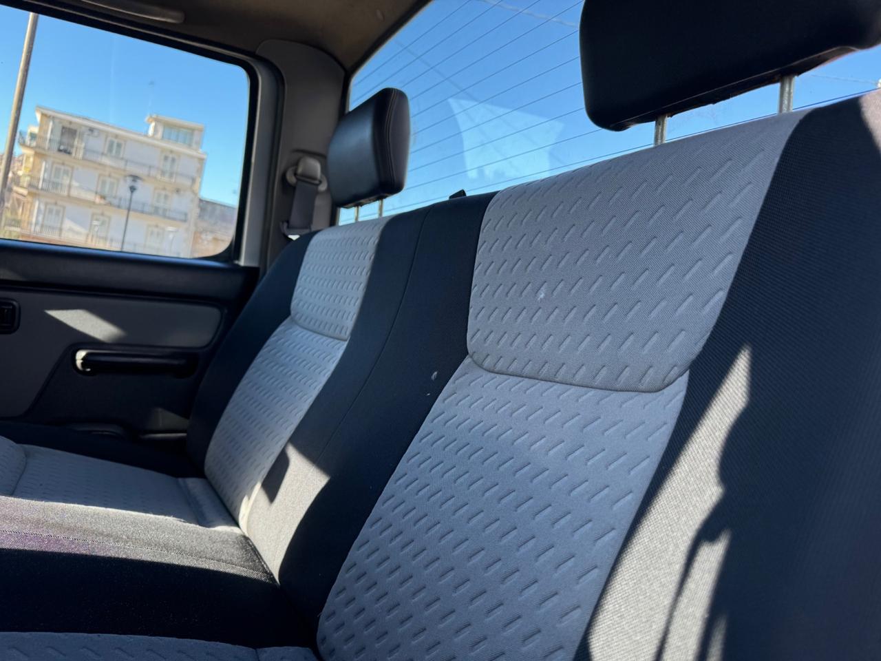 NISSAN NAVARA 2.5 TD 133 CV DOUBLECAB 4WD