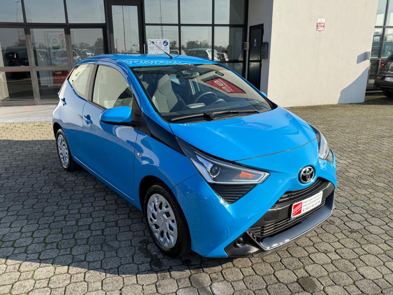 Toyota Aygo Connect 1.0 VVT-i 72 CV 5 porte x-cool MMT
