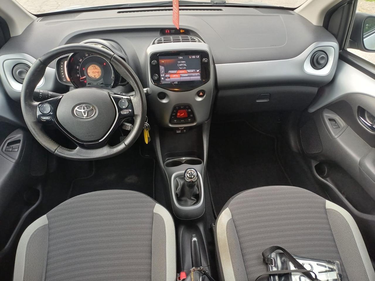 Toyota Aygo 1.0 VVT-i 72 CV 5 porte x-clusiv