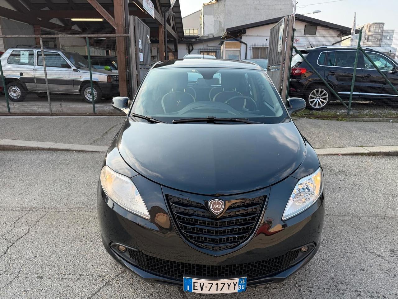 Lancia Ypsilon 0.9 TwinAir 85 CV 5 porte GPL Ecochic Gold