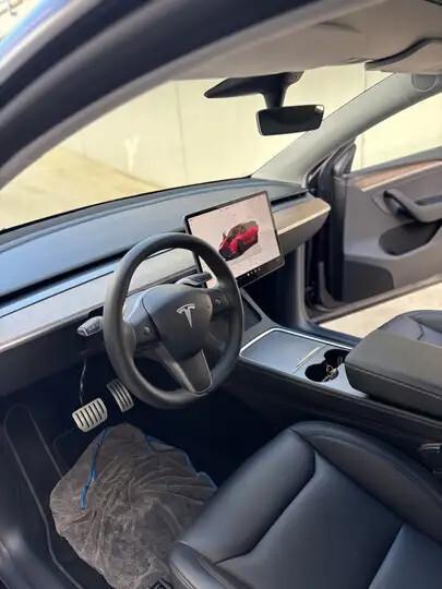 Tesla Model Y AWD Performance