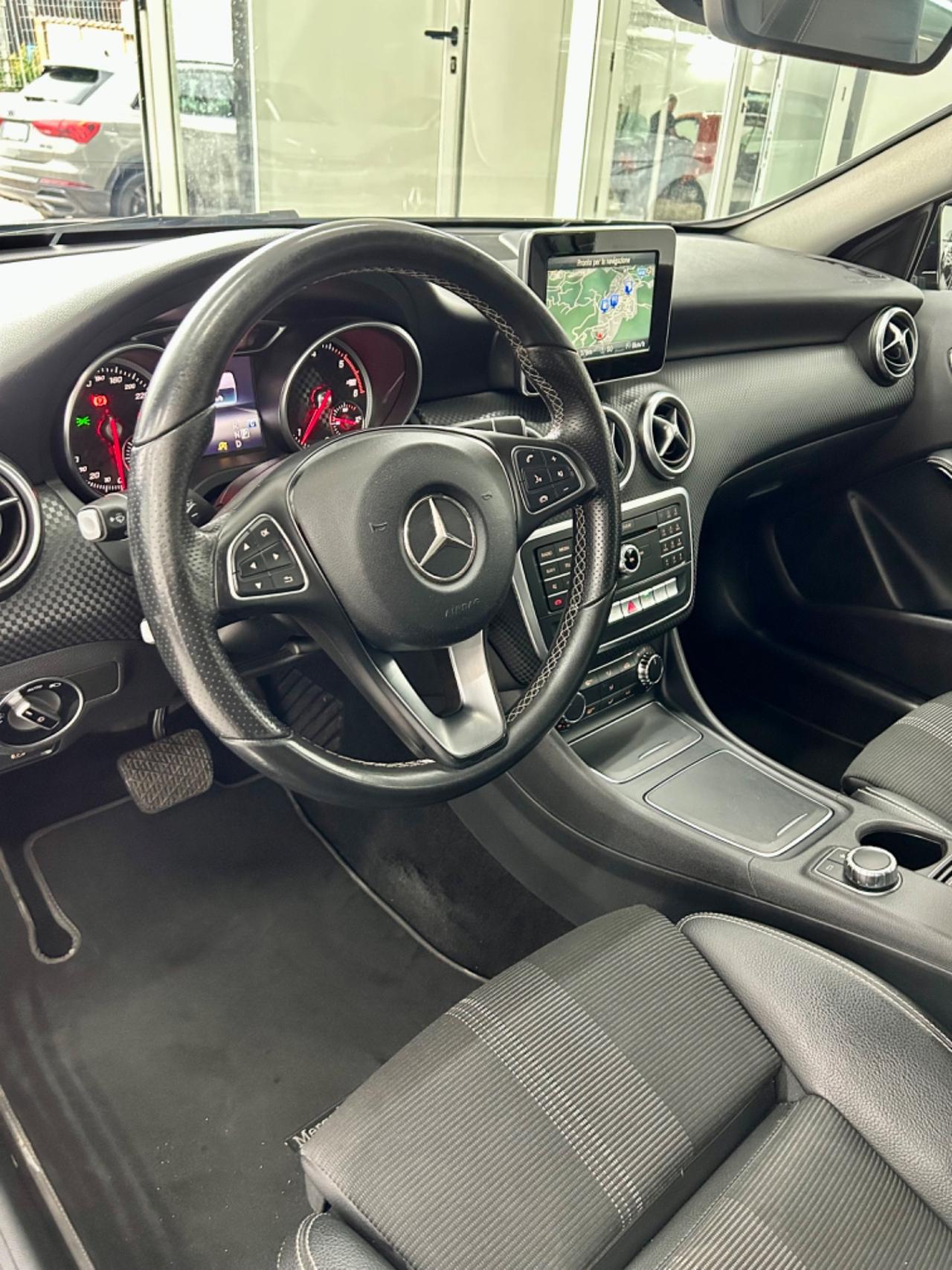 Mercedes CLASSE A Sport 2018 finanziabile