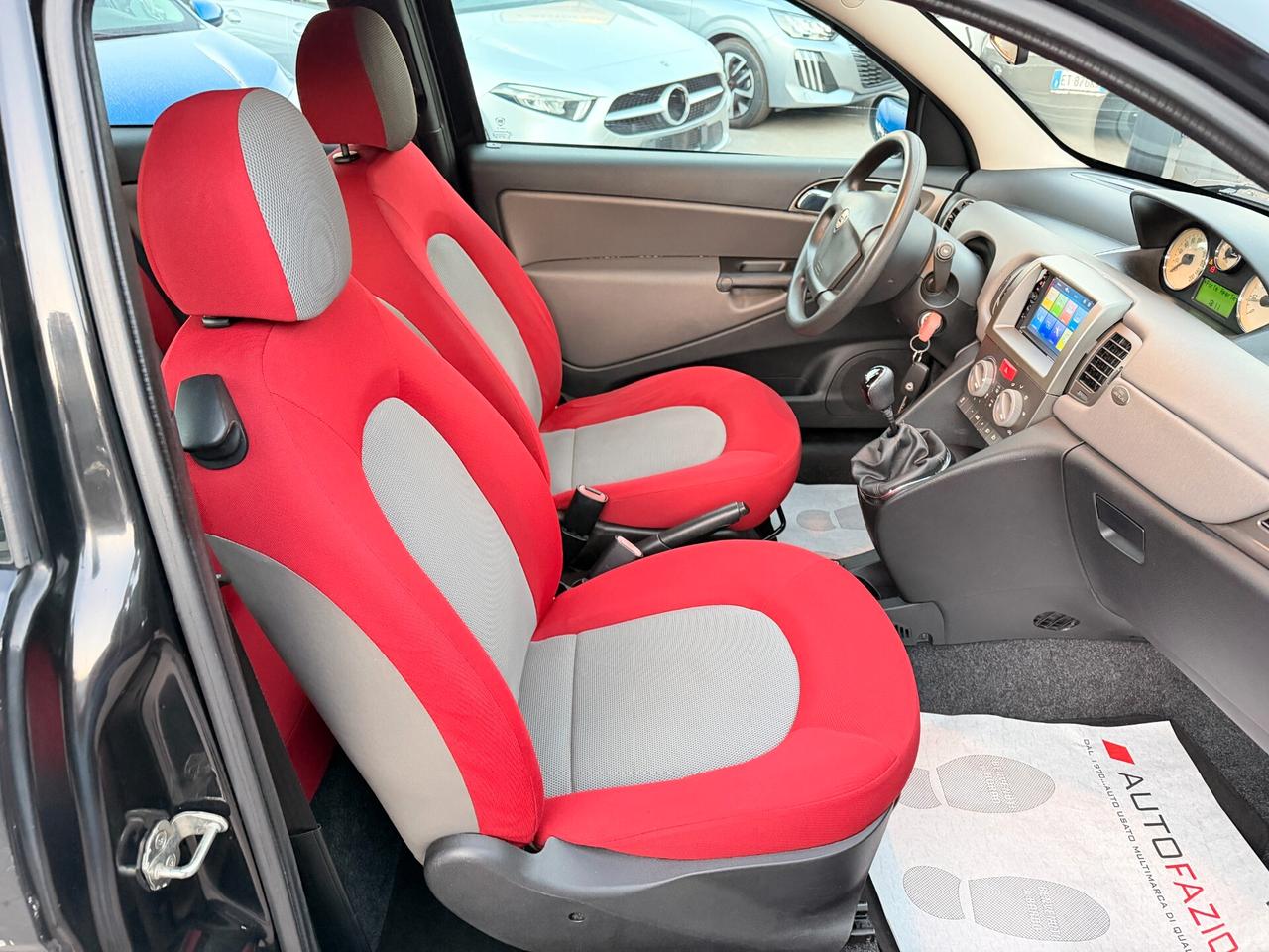 Lancia Ypsilon 1.2 Oro Bianco