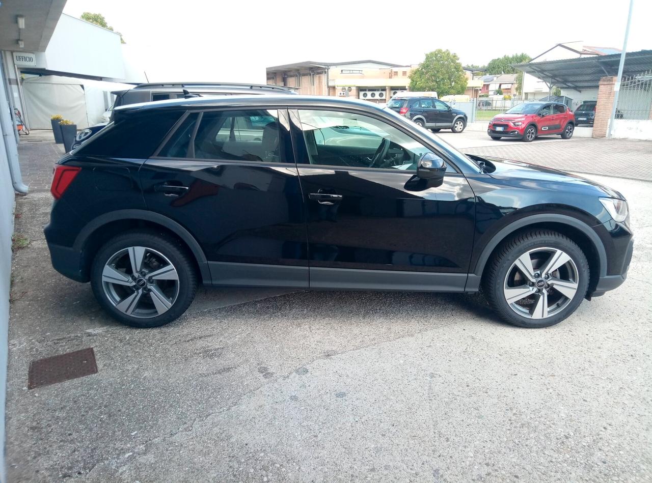 Audi Q2 30 TFSI Business Advanced