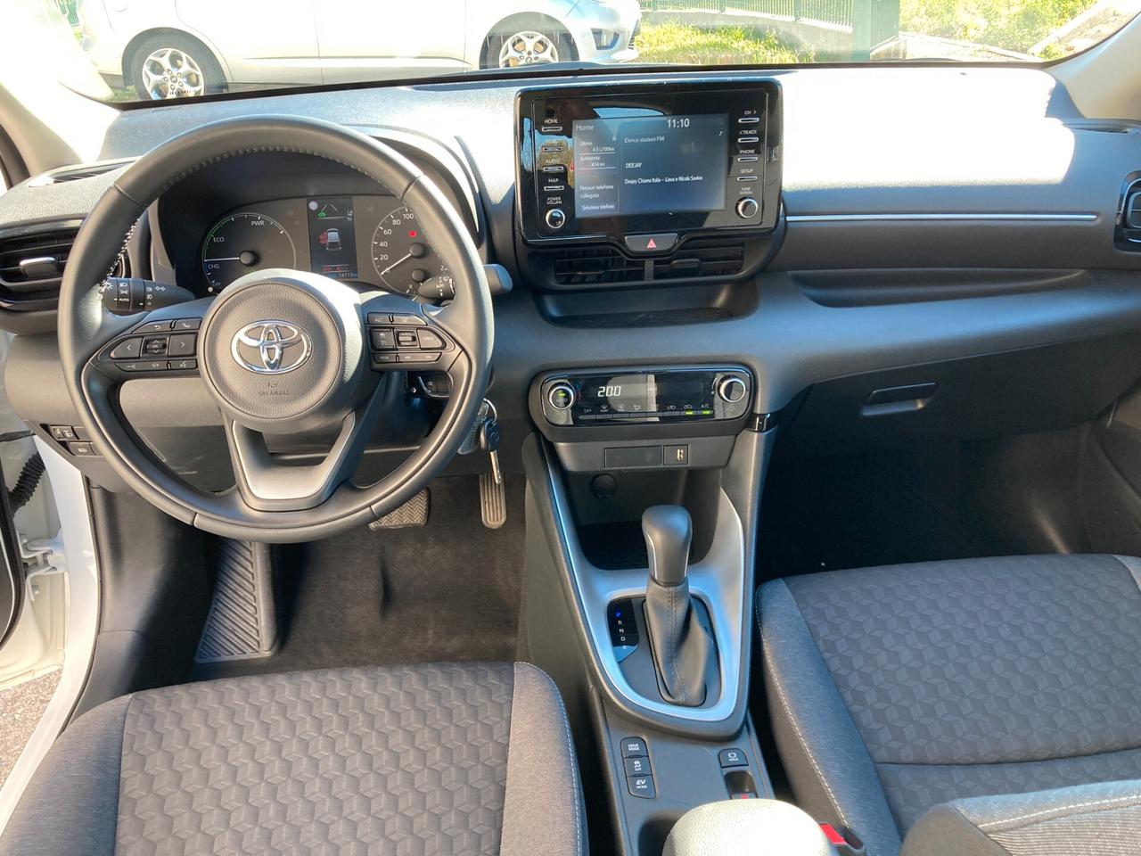 Toyota Yaris 1.5 Hybrid 5p. Active 14700 KM.