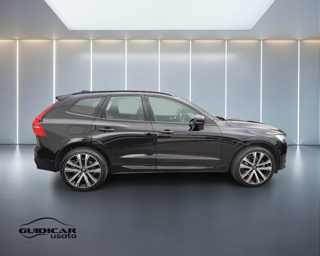 VOLVO XC60 II 2022 - XC60 2.0 b4 Plus Dark awd auto
