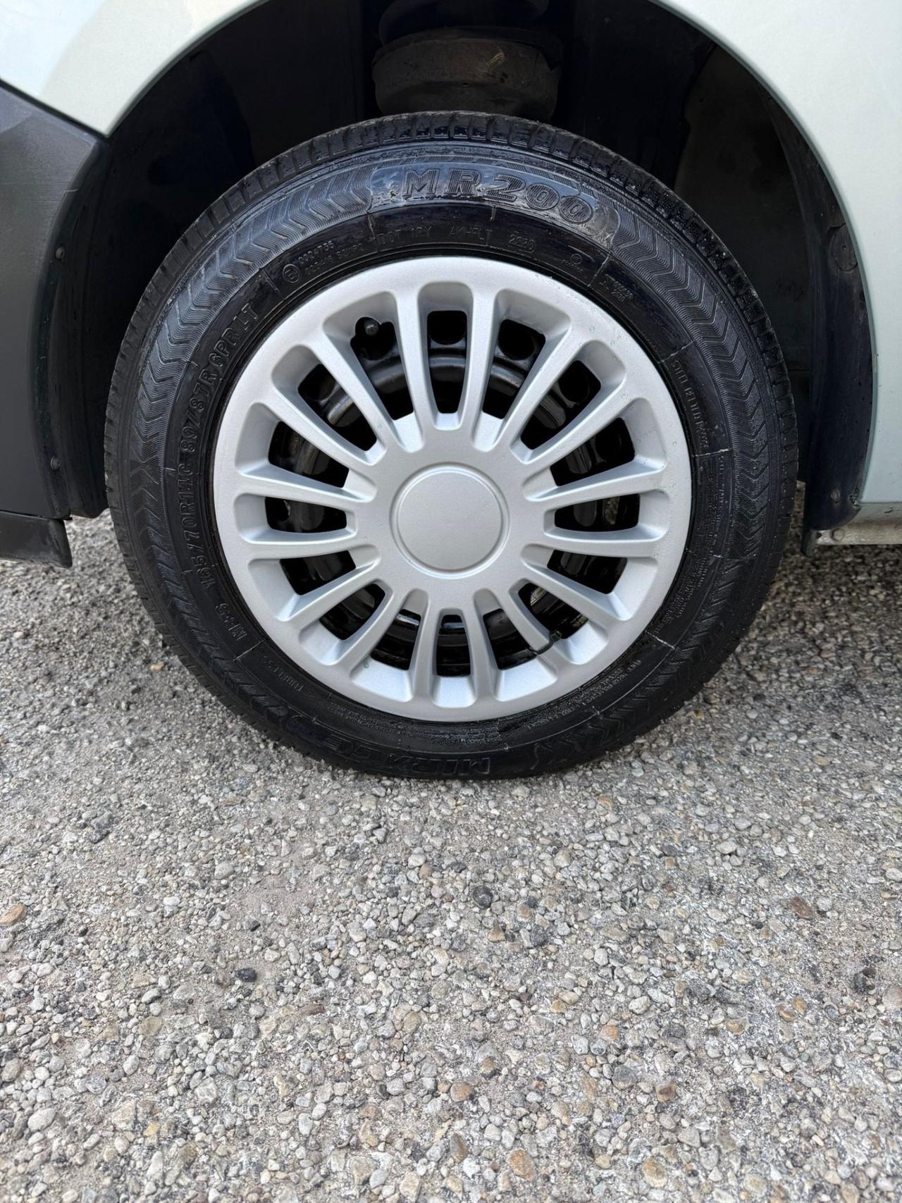 RENAULT KANGOO 1.6 BENZINA/METANO - PERMUTO