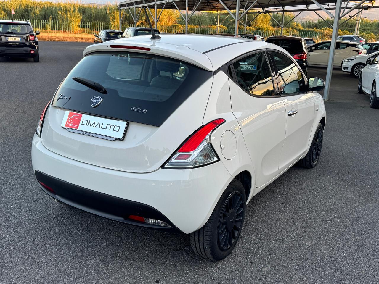 Lancia Ypsilon 1.0 FireFly 5 porte S&S Hybrid Ecochic Silver