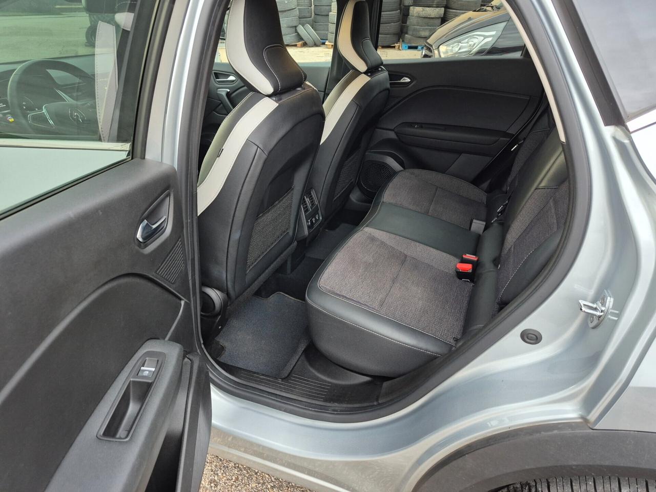 Renault Captur Plug-in Hybrid E-Tech 160 CV Intens
