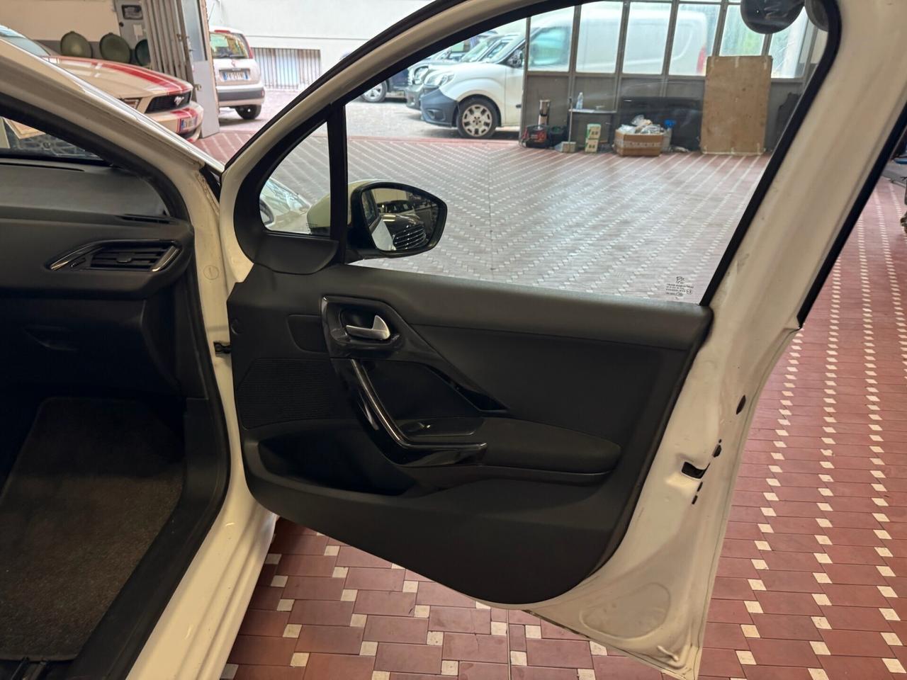 Peugeot 208 1.2 VTi 82 CV 5 porte Allure - UNICO PROPRIETARIO