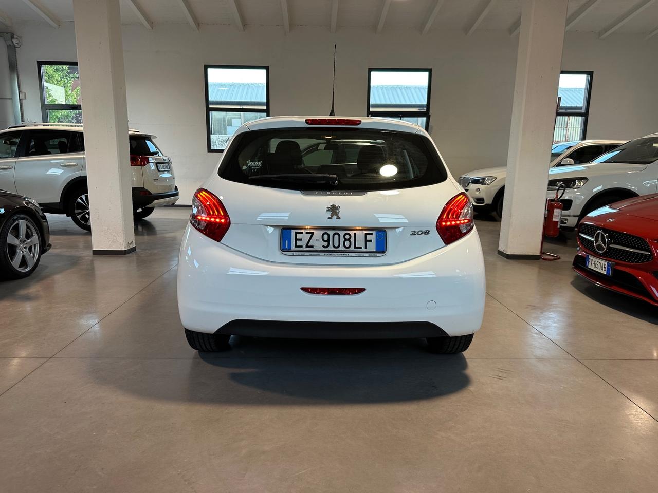 Peugeot 208 1.4 HDi 68 CV 5 porte Allure