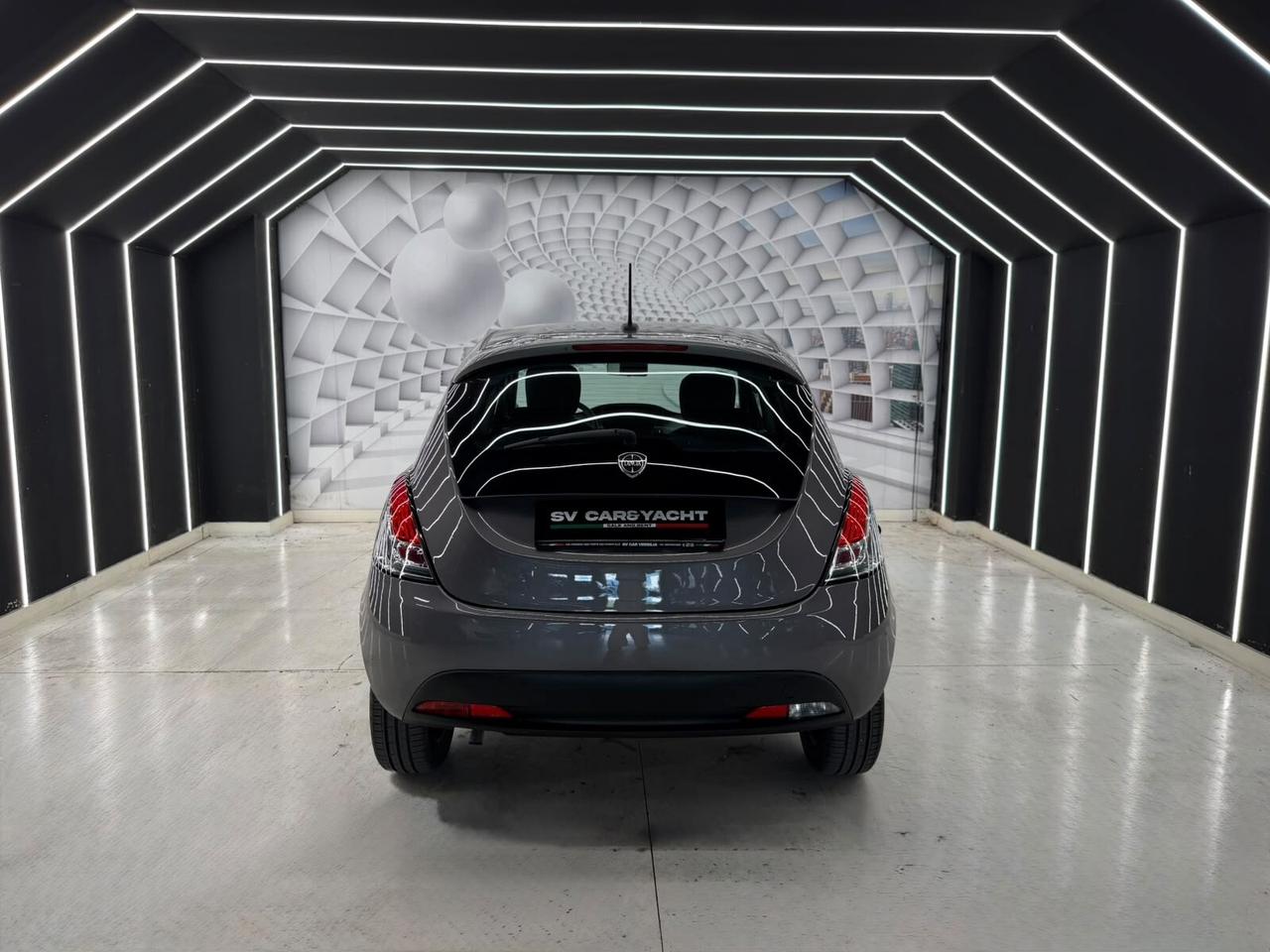 Lancia Ypsilon 1.0 HYBRID-LOUNGE-69CV-NEOPATENTATO-KM CERTIFICATI-12 MESI GARANZIA-PERMUTE
