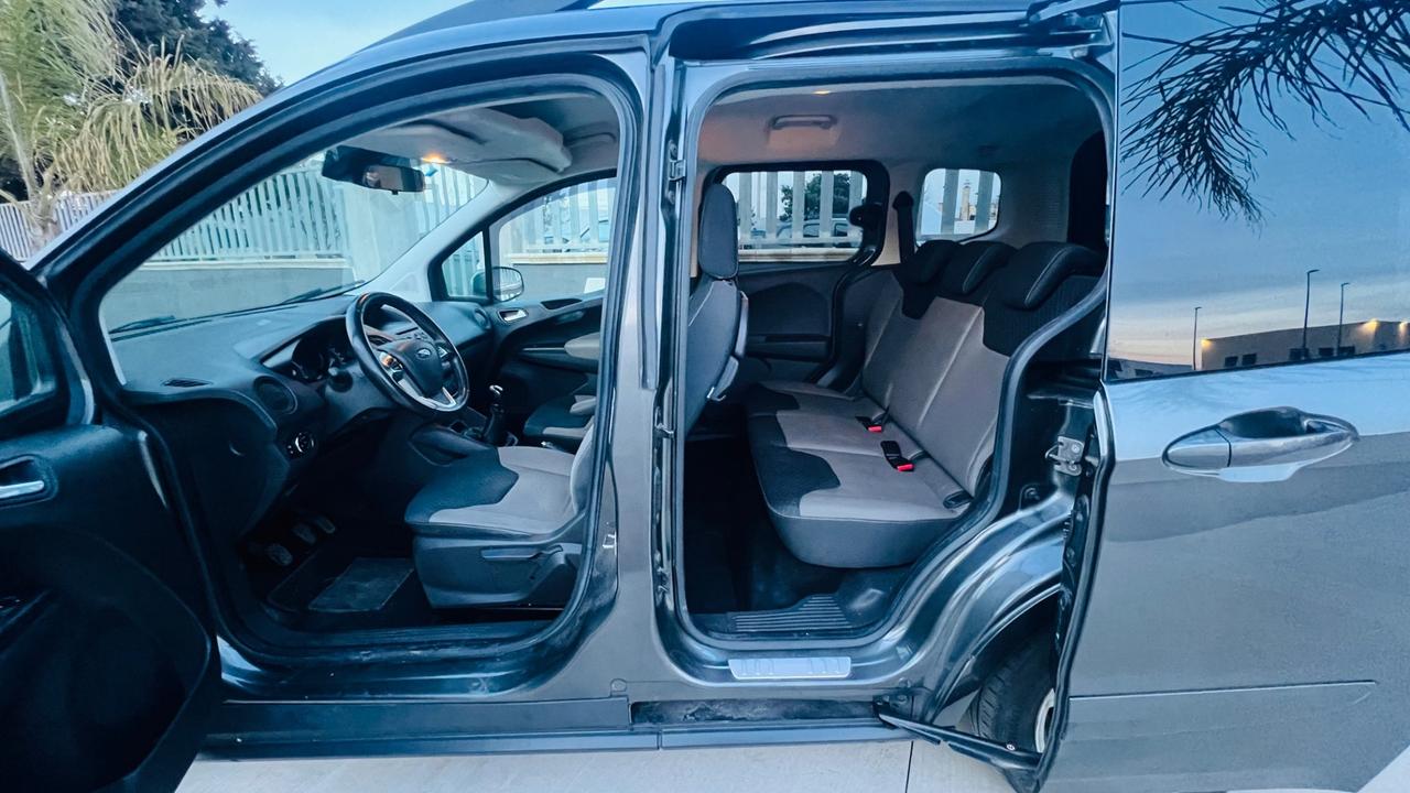 Ford Tourneo Courier 1.5 TDCI 95 CV Titanium