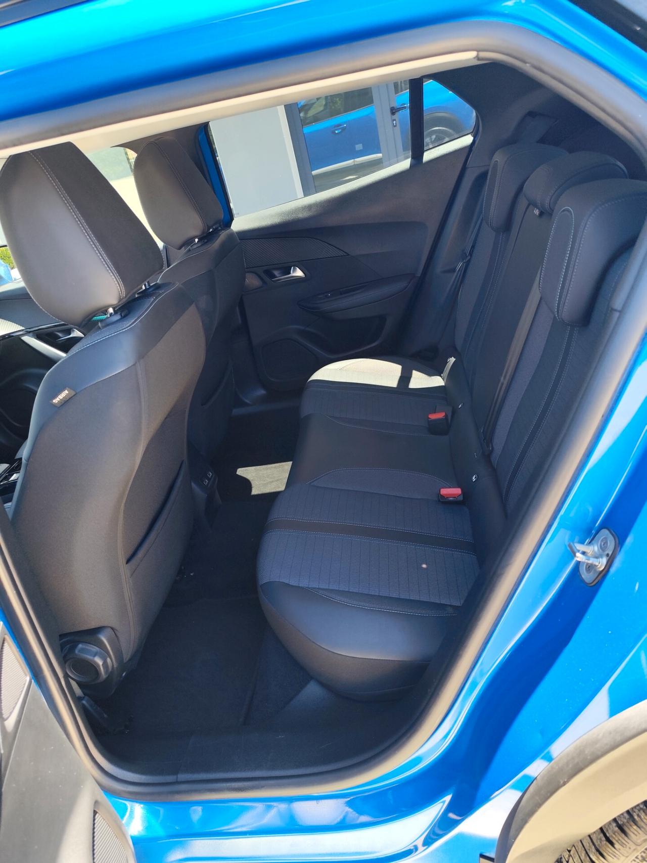 Peugeot 2008 BlueHDi 130 S&S EAT8 Allure