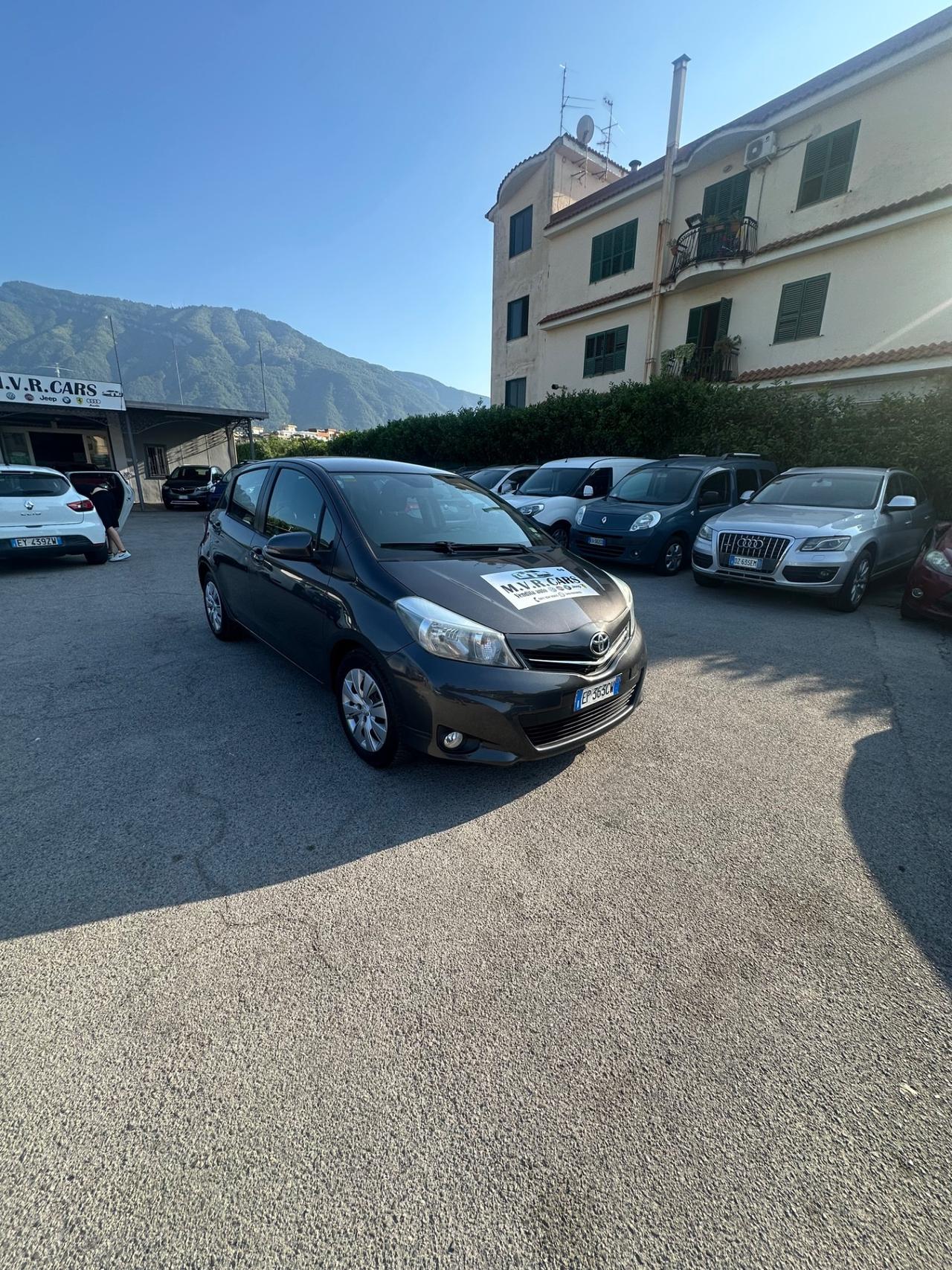 Toyota Yaris 1.0 5 porte Lounge