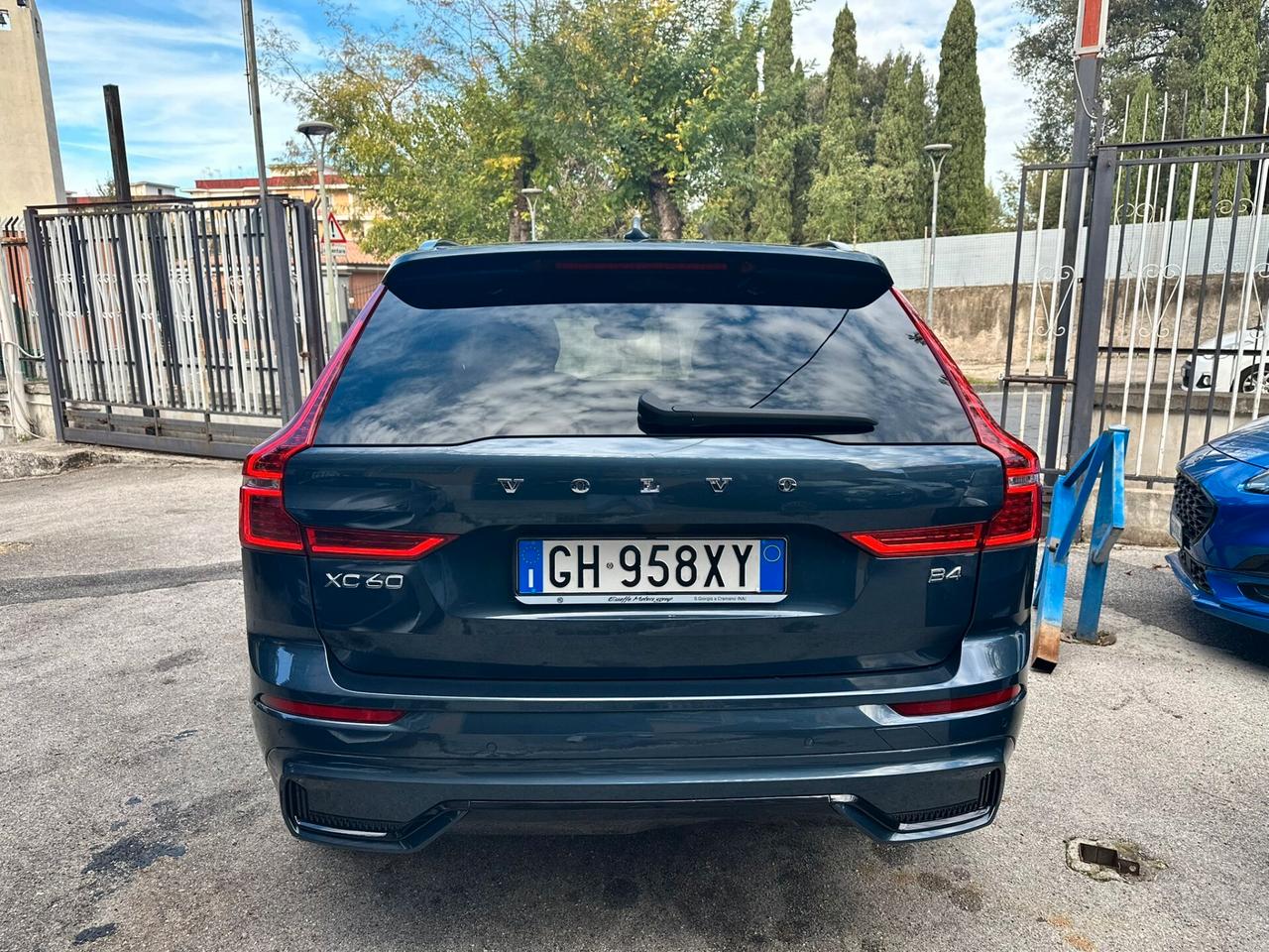 Volvo XC 60 XC60 B4 (d) AWD automatico Plus Dark