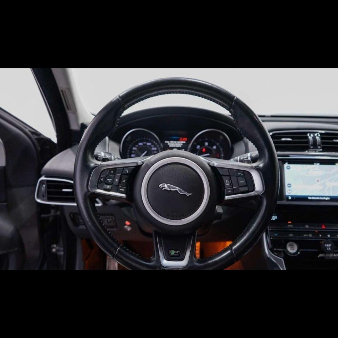 Jaguar XE 2.0 D Turbo aut. Pure **GARANZIA MOTORE**