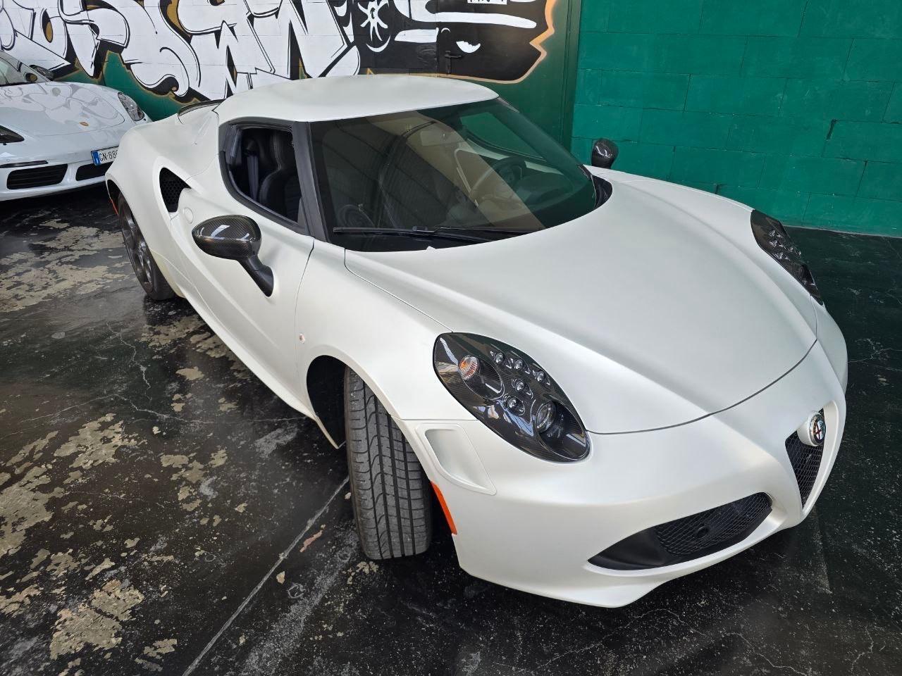 Alfa Romeo 4C Launch Edition (72/500) 3.600km