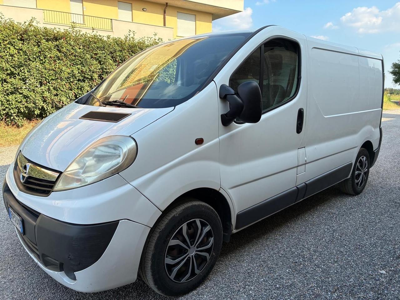 Opel Vivaro 2012
