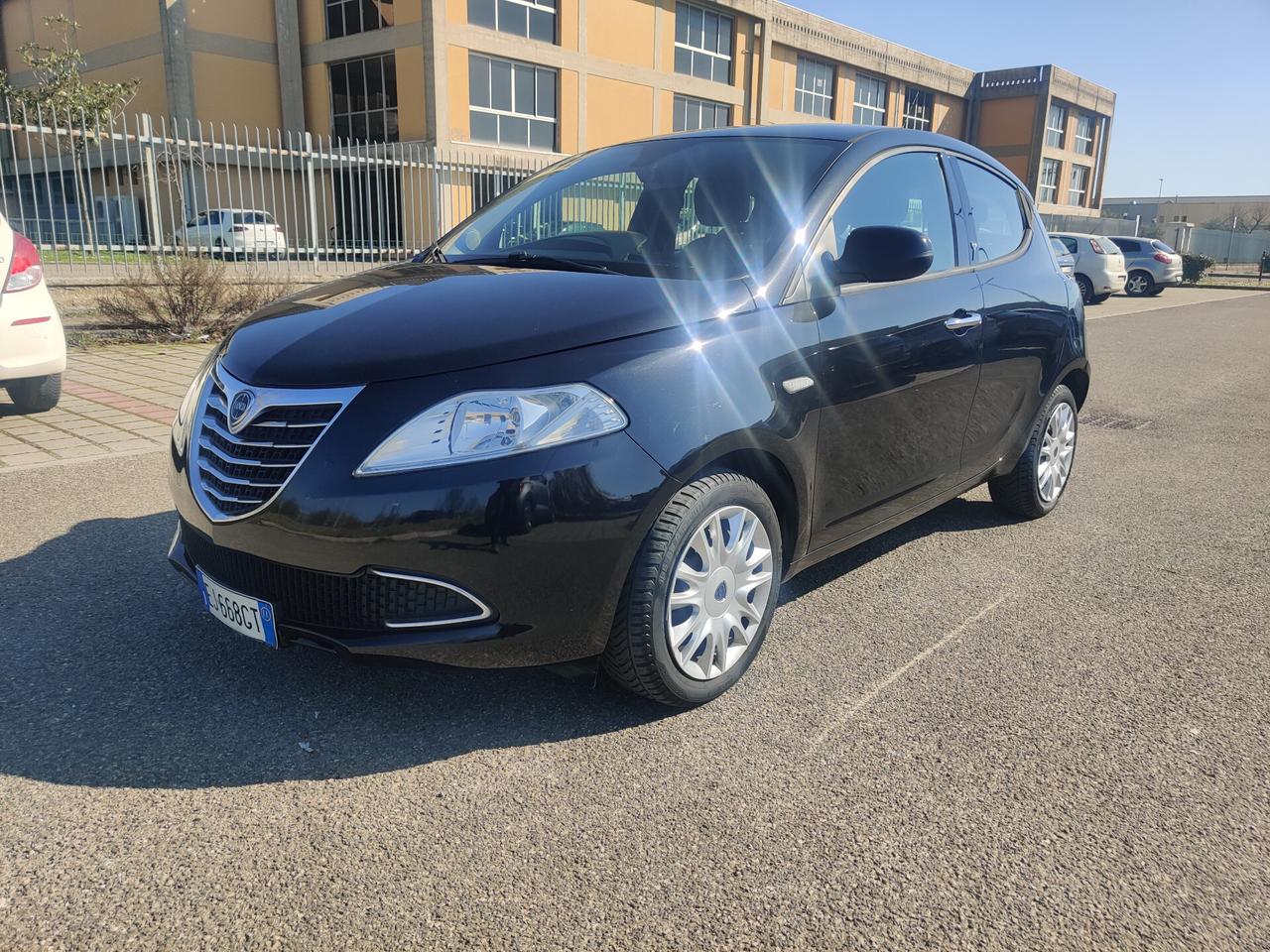 Lancia Ypsilon 1.2 69 CV 5 porte