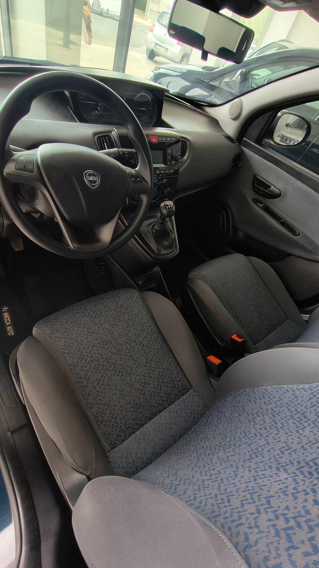 Lancia Ypsilon 1.0 FireFly 5 porte S&S Hybrid Silver Plus