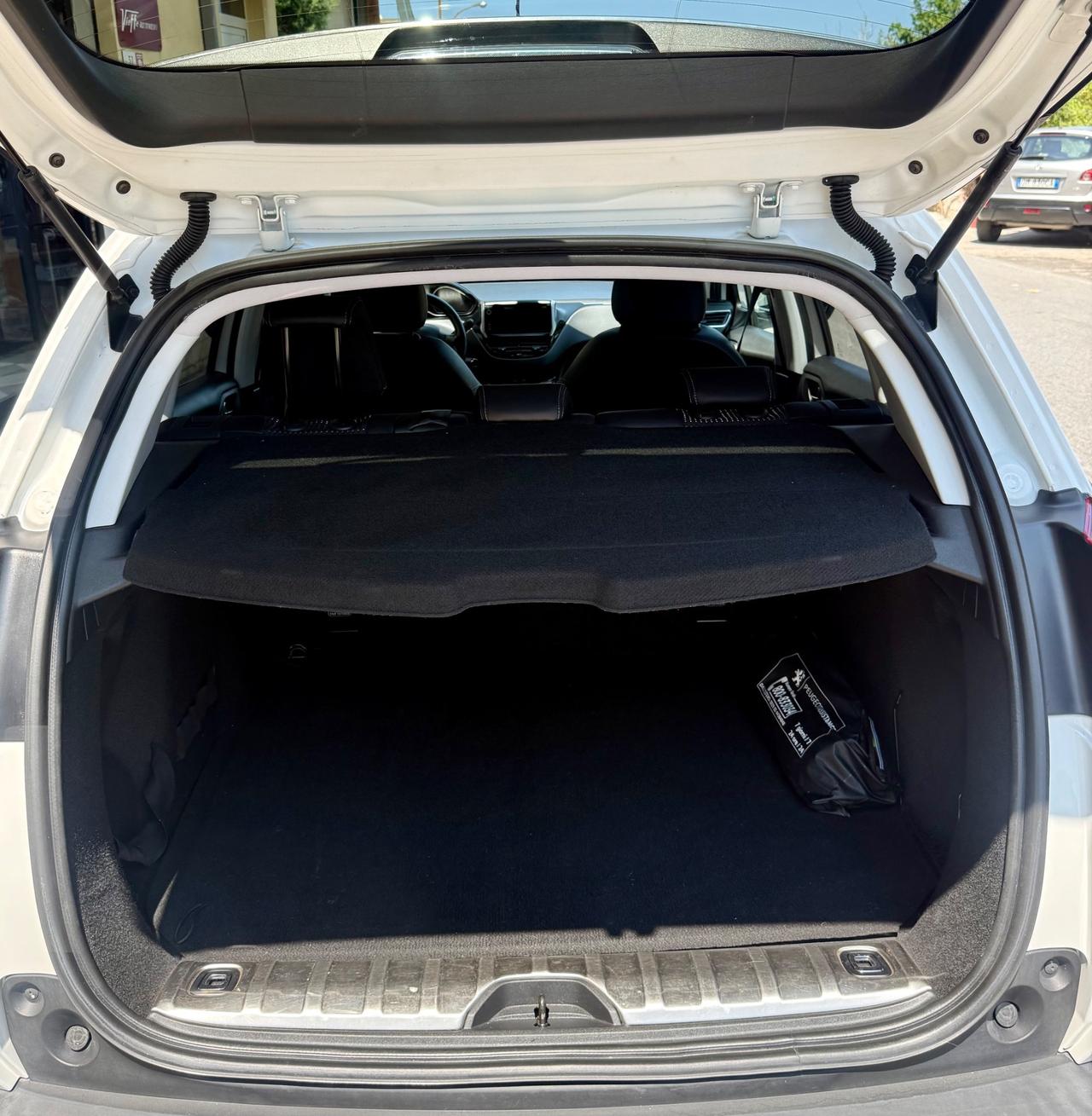 Peugeot 2008 BlueHDi 100 Allure