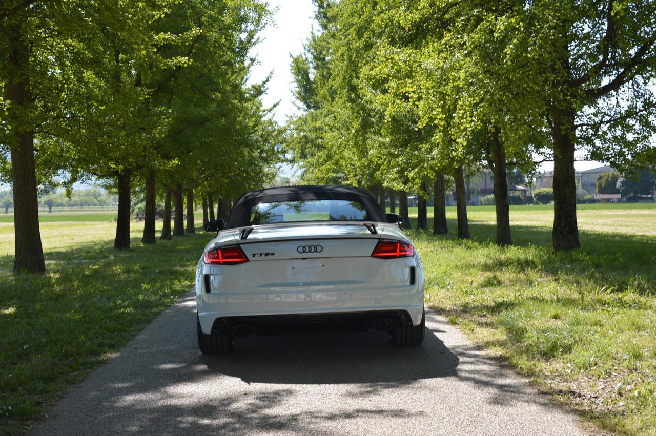 Audi TT RS Roadster 2.5 TFSI quattro S tronic