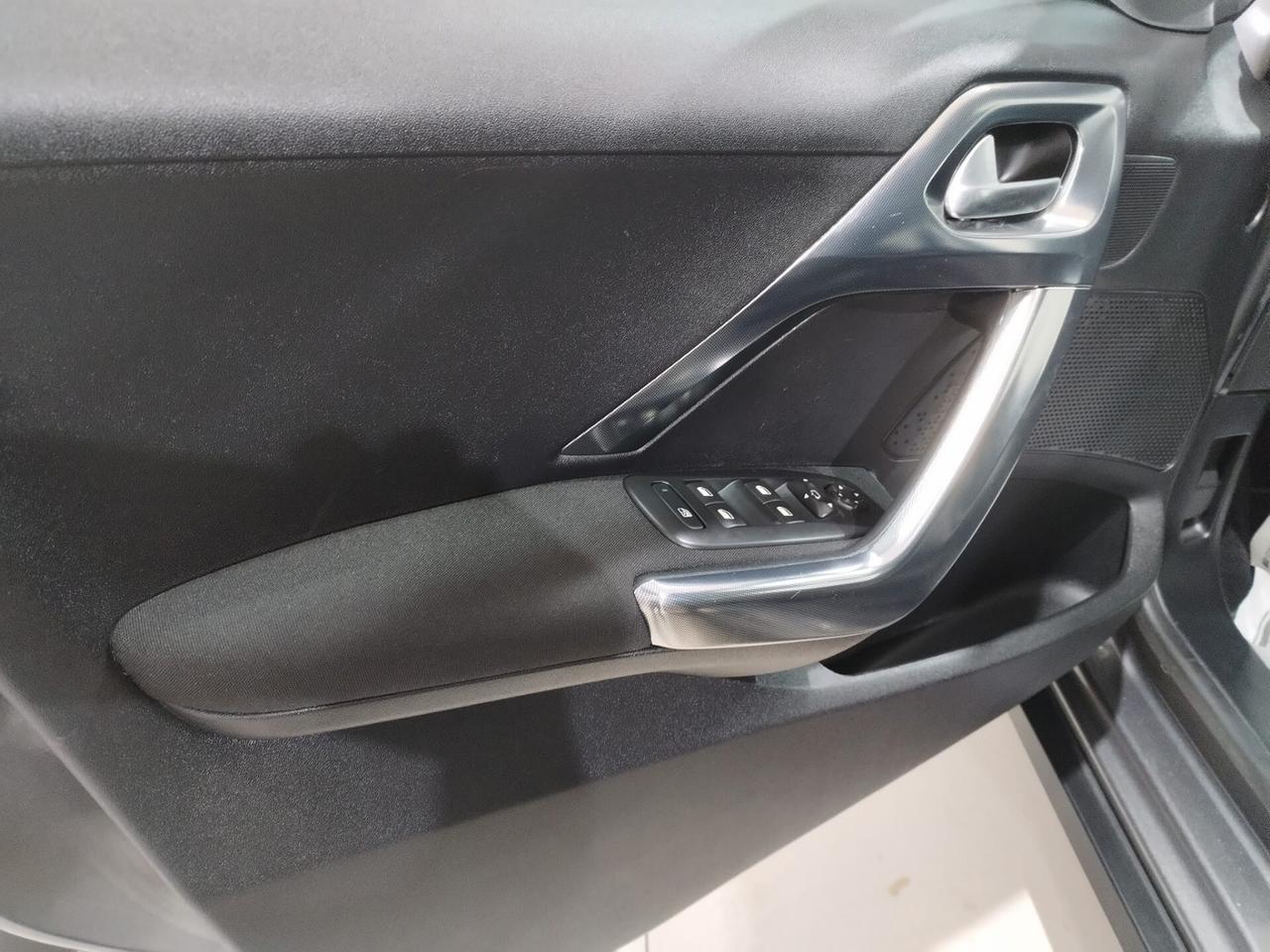 Peugeot 2008 BlueHDi 100 Allure