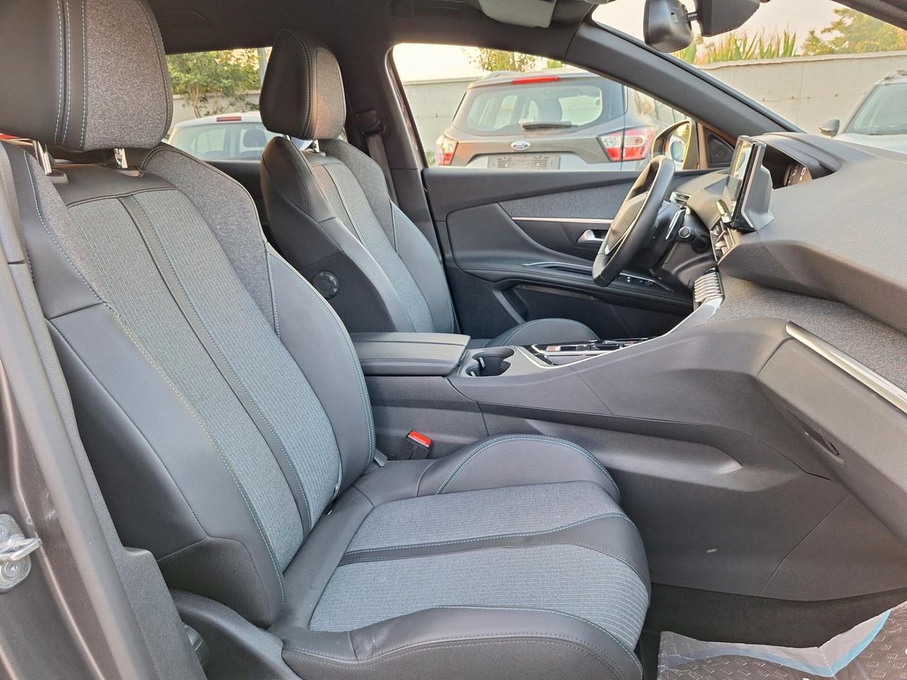 Peugeot 3008 ALLURE PACK 1.5 BlueHDi 130cv EAT8 - 2024
