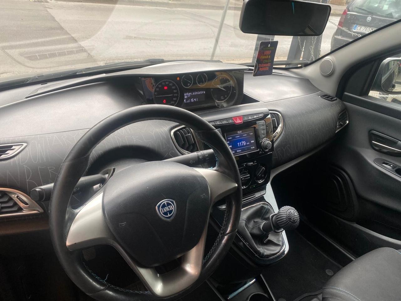 Lancia Ypsilon 0.9 TwinAir 85 CV 5 porte Metano Ecochic Gold