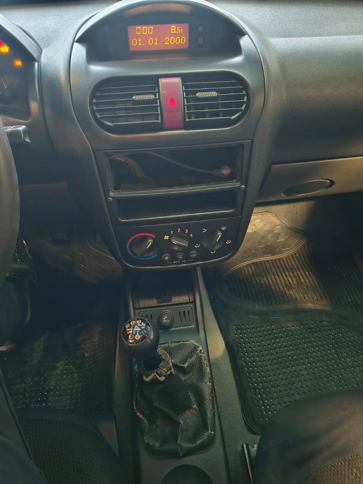 Opel Corsa 1.0i 12V cat 5 porte