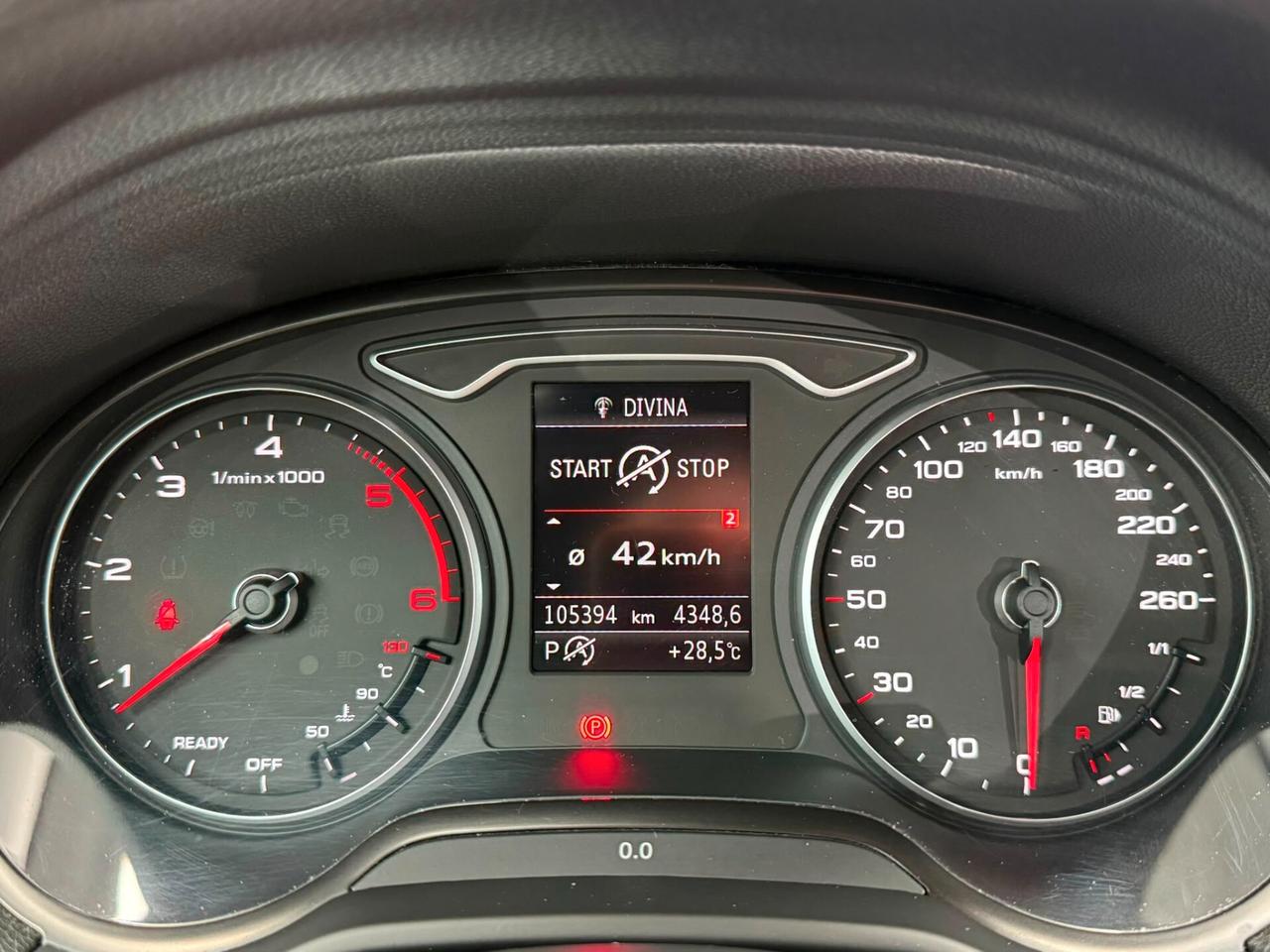 Audi Q2 30 TDI S tronic Identity Black (248)