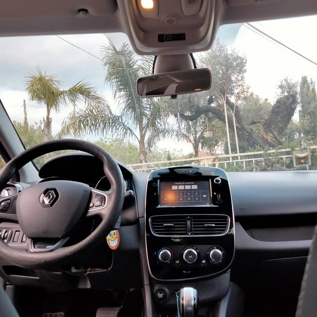 Renault Clio dCi 8V 90 CV EDC 5 porte Moschino Zen