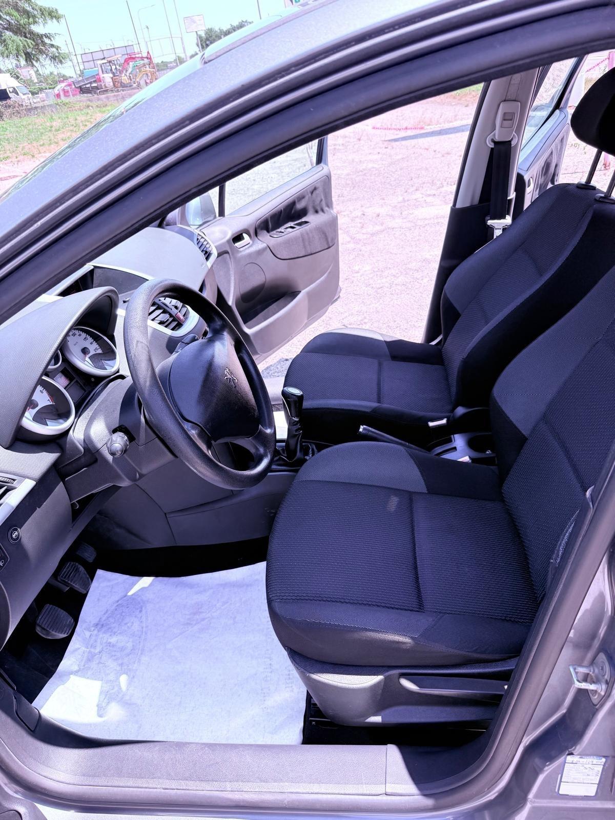 Peugeot 207 1.4 8V 75CV 5p. Energie Sport ECO GPL