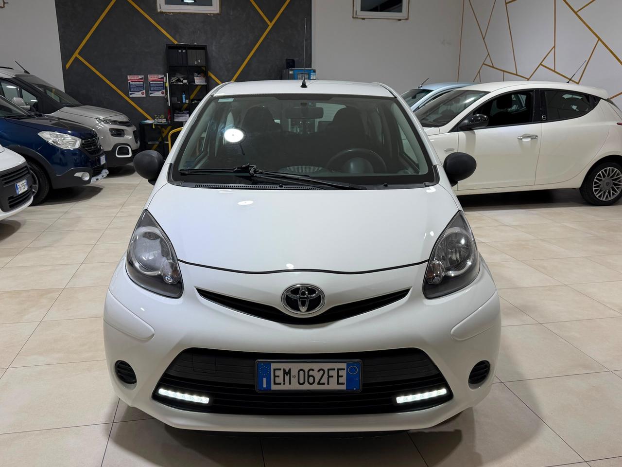 Toyota Aygo 1.0 12V VVT-i 3 porte Lounge Connect