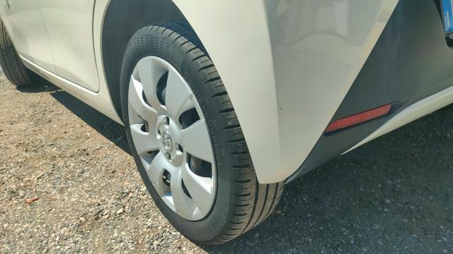 TOYOTA Aygo 1.0 VVT-i 69 CV 5P. x-cool 38000KM UN PROPRIETARIO