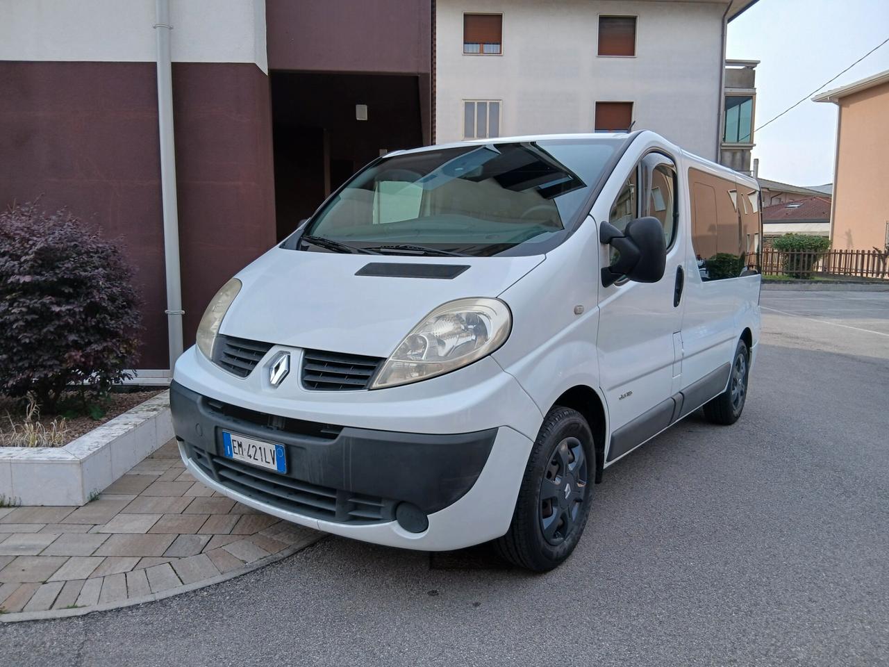 Renault Trafic 2.0 Cdi 115 cv 9 posti Passenger Black Edition +gancio traino