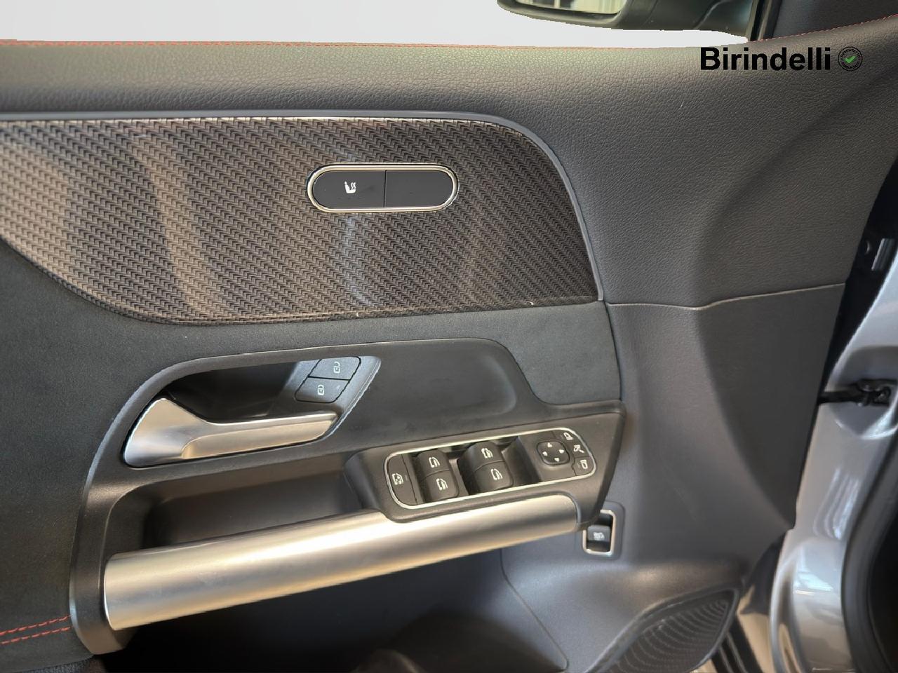Mercedes-Benz Classe B (W247) - B 180 d Automatic AMG Line Premium
