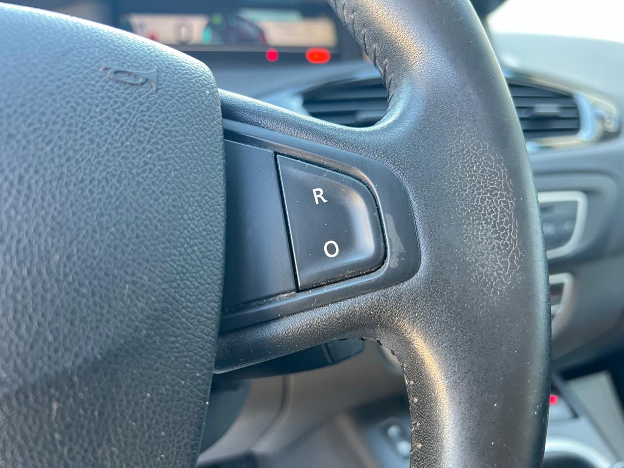 Renault Scenic 1.5 dCi 7 posti 110 CV