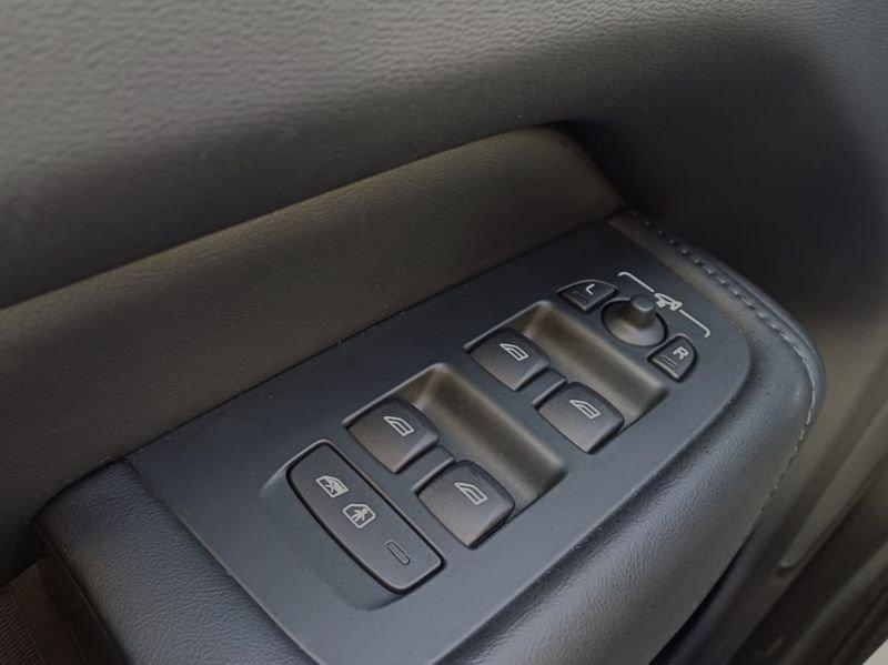 Volvo XC60 B4 197+14 CV AWD Automatica Mild Hybrid Diesel Plus Dark N1 Autocarro