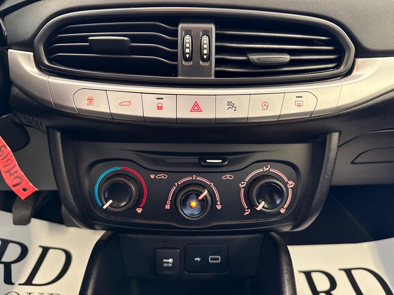 Fiat Tipo 5p 1.4 Lounge 95cv 1 proprietario ok neopatentati