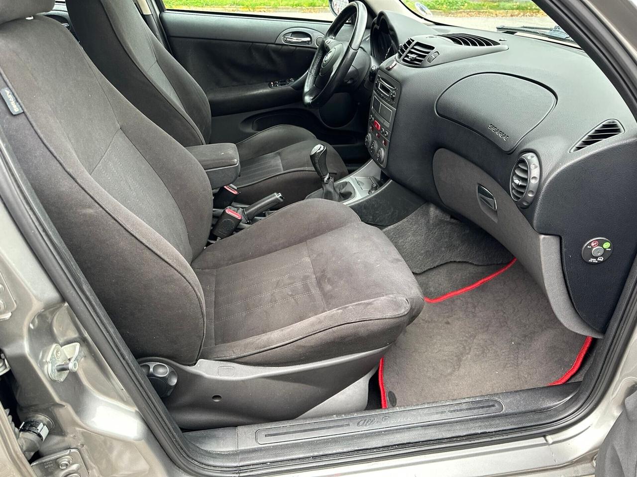 Alfa Romeo 147 1.6 16V TS (105) 5 porte Black Line