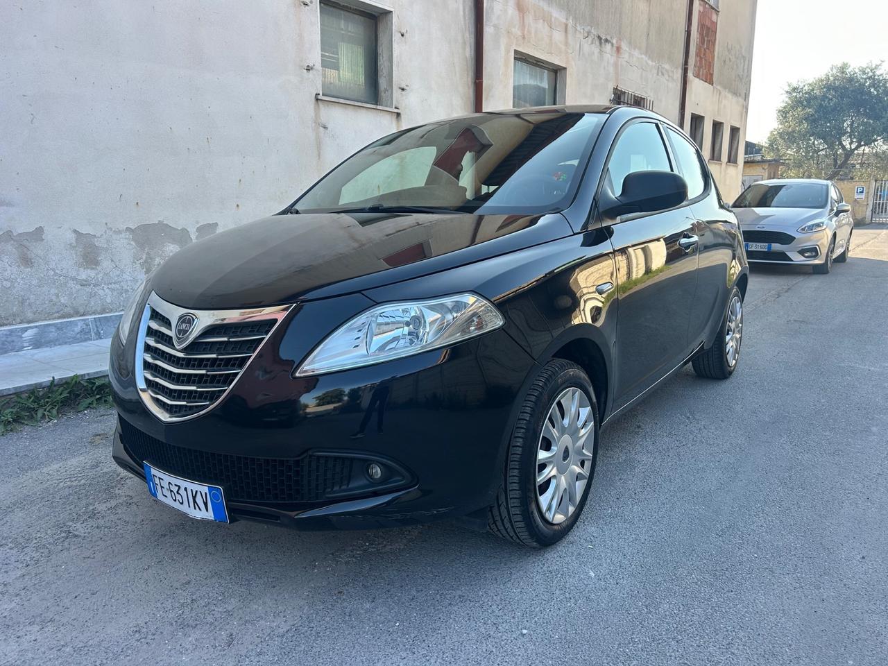 Lancia Ypsilon 1.2 69 CV 5p Platinum