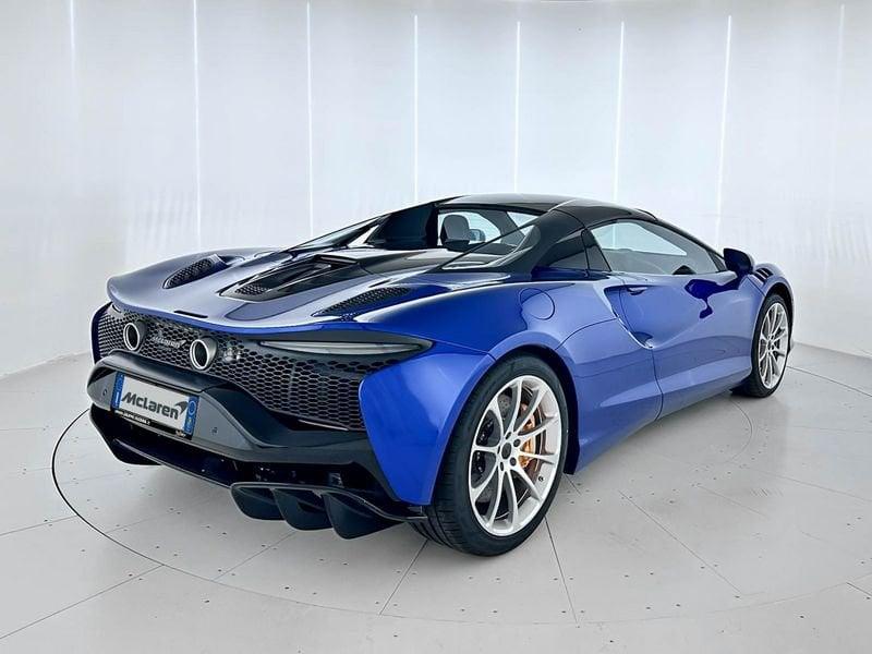 McLaren Artura Spider - McLaren Milano