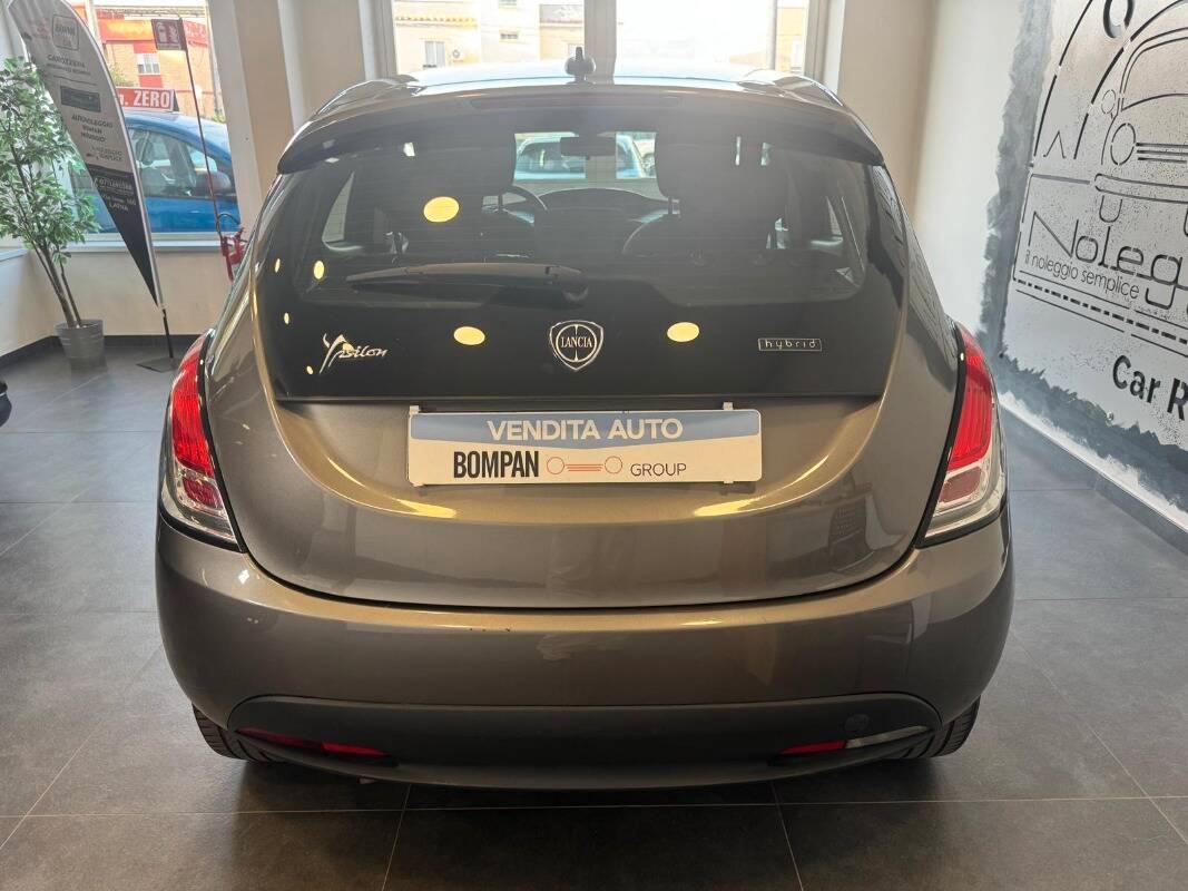 Lancia Ypsilon III 1.0 firefly hybrid Silver Plus s&s 70cv