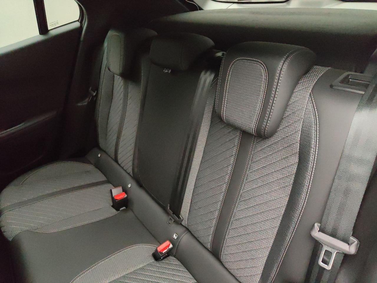 PEUGEOT 2008 II 2020 1.2 PURETECH 130CV ALLURE EAT8