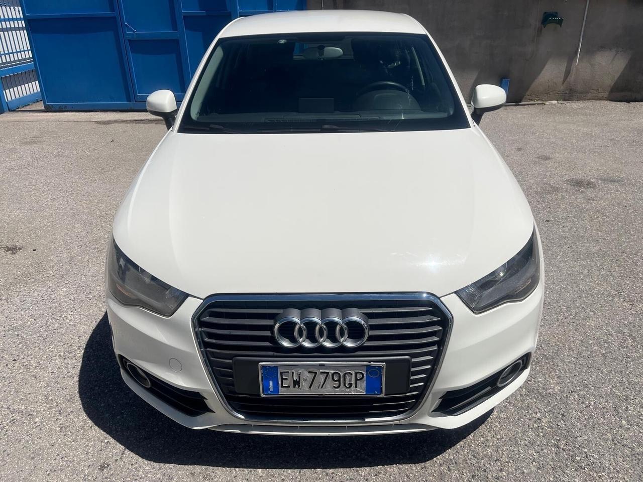 Audi A1 5P-1.6 tdi/90cv-full-2014
