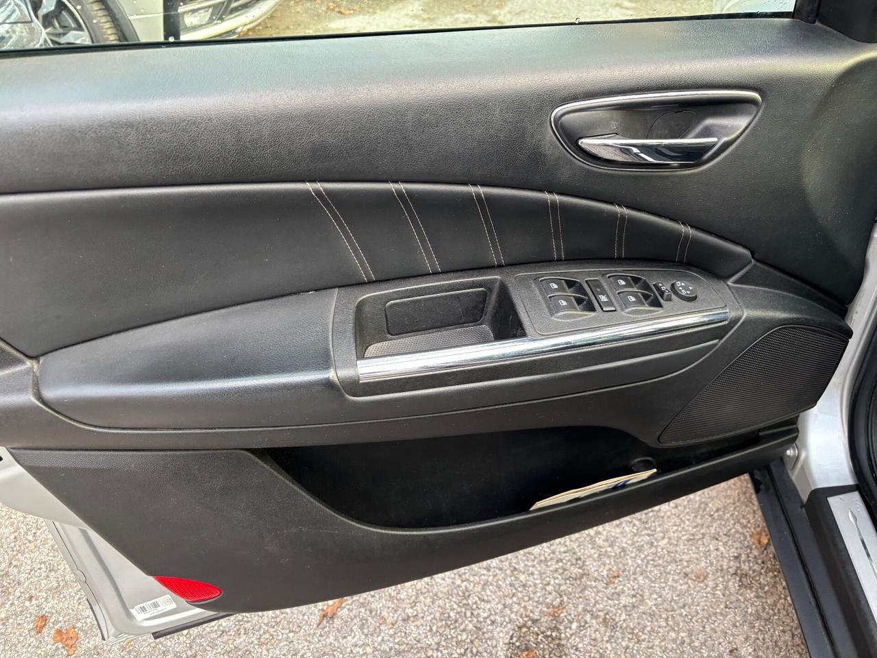 Lancia Delta 1.6 MJT AUTOMATICA Platinum ok Neopatentati