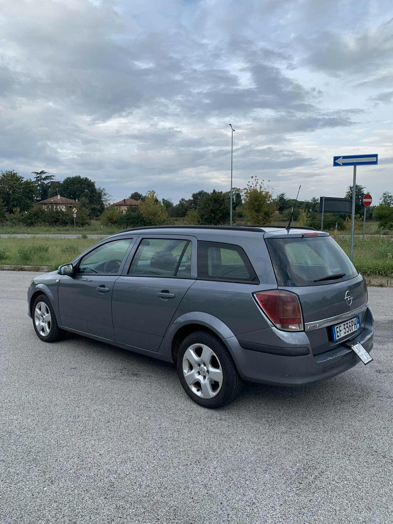 Opel Astra 1.7 CDTI 101CV